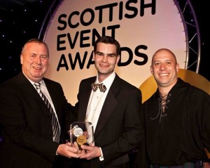 Bert Dickov of Glasgow Hilton presents to Chris McNelis and Justin Catlin of NL Bert Dickov of Glasgow Hilton presents to Chris McNelis and Justin Catlin