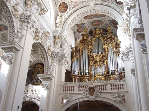 DPA 4006s recording the Passau Cathedral organ
