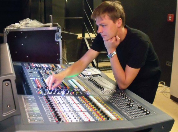 midas-pro6-polish-theatre Zbigniew Hubner Theatre’s head sound engineer Sebastian Kuźma and the PRO6
