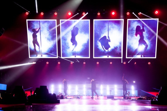 Robe Cassper Nyovest FillUpTheDome Drawntolight-12